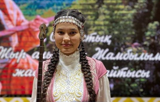 Айшабибі орта мектебі. Жас ақындардың өнерін шыңдау мақсатында ақпанның 20- сыншы жұлдызында кезекті "Жыр алыбы- Жамбылым" атты облыстық айтыс өтті.